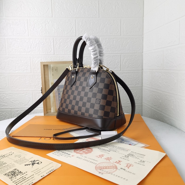 ルイヴィトンバッグ背面デザイン